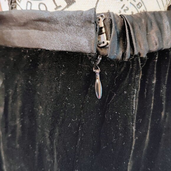 Diane Von Furstenberg Silk Assets Velvet Pants, Size 1X, Used - Picture 3 of 5